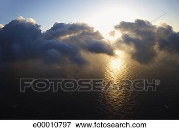 Picture - ocean and clouds 
at sunset, maui, 
hawaii, usa. fotosearch 
- search stock 
photos, pictures, 
images, and photo 
clipart
