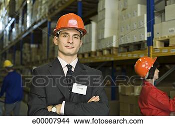 Banco de Imagem - visitante,  armazém. 
fotosearch - busca 
de fotos, imagens 
e clipart