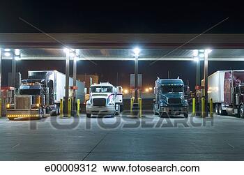 semi-trucks-truck-stop_~e00009312.jpg