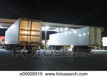 Stock Image - semi-trucks at 
truck stop. fotosearch 
- search stock 
photos, pictures, 
images, and photo 
clipart