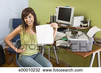 Banco de Imagem - mulher,  digital, 
 câmera,  impressora. 
fotosearch - busca 
de fotos, imagens 
e clipart