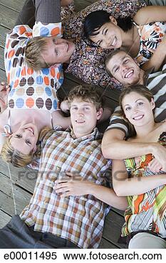 Banco de Imagem - amigos,  relaxante, 
 junto. fotosearch 
- busca de fotos, 
imagens e clipart