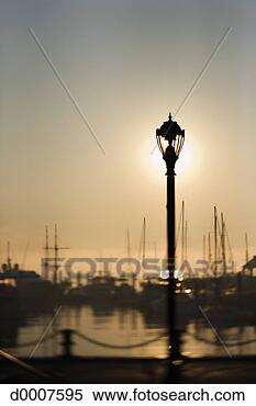 Banco de Imagem - lamppost,  boston, 
 porto,  alvorada. 
fotosearch - busca 
de fotos, imagens 
e clipart
