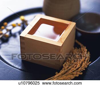 [Image: sake-square-wooden_~u10796025.jpg]