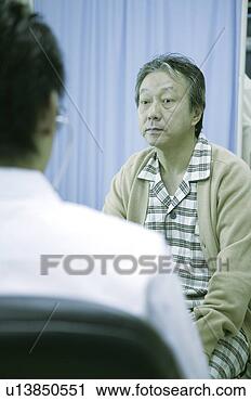 Arquivo de Fotografia - doutor,  paciente. 
fotosearch - busca 
de fotos, imagens 
e clipart