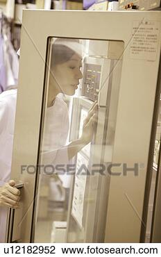 Banco de Imagem - enfermeira,  olhar, 
 medicina. fotosearch 
- busca de fotos, 
imagens e clipart