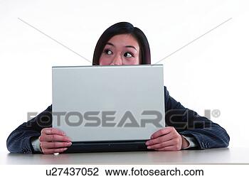 Banco de Imagem - jovem,   mulher, 
  negócio,   paleto, 
  sentando,   
segurando. fotosearch 
- busca de fotos, 
imagens e clipart