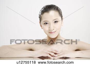 Banco de Imagem - fim,  cima,  jovem, 
 mulher. fotosearch 
- busca de fotos, 
imagens e clipart