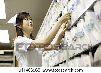 Banco de Imagem - enfermeira,  olhar, 
 médico,  registros. 
fotosearch - busca 
de fotos, imagens 
e clipart