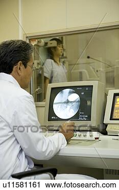 Arquivo de Fotografia - técnico,  olhar, 
 raio x. fotosearch 
- busca de fotos, 
imagens e clipart