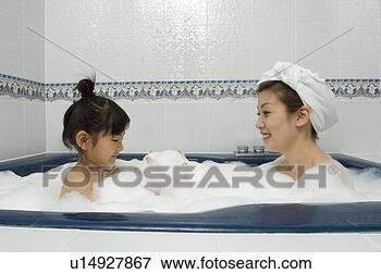 图片 - 妈妈, 女儿, 拿, 洗澡 u14927867 - 搜索影