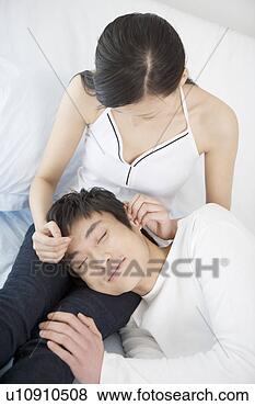 Sleeping+man+and+women