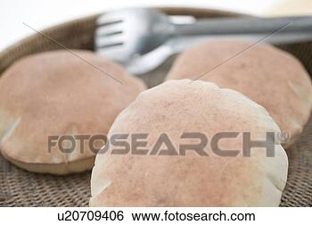 Banco de Imagem - lebanese,  pão, 
 cesta. fotosearch 
- busca de fotos, 
imagens e clipart
