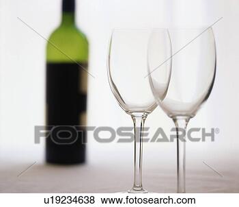 Banco de Imagem - garrafa,  vermelho, 
 vinho,  vinho, 
 óculos. fotosearch 
- busca de fotos, 
imagens e clipart