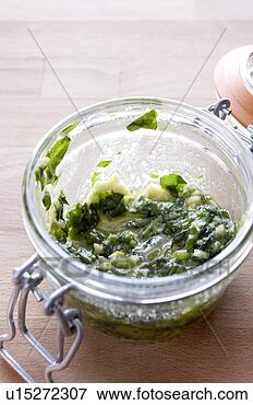 Foto - pesto,  vidro, 
 jar/,  passo, 
 tiro. fotosearch 
- busca de fotos, 
imagens e clipart