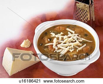 Arquivo de Fotografia - vegetal,  sopa, 
 queijo,  enfeite. 
fotosearch - busca 
de fotos, imagens 
e clipart