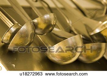 Banco de Imagem - ladles,  prateleira. 
fotosearch - busca 
de fotos, imagens 
e clipart