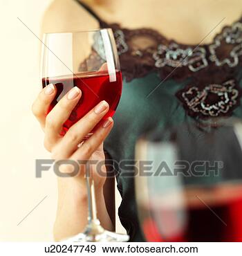 Arquivo Fotográficos - mão,  segurando, 
 vidro,  rosa. 
fotosearch - busca 
de fotos, imagens 
e clipart