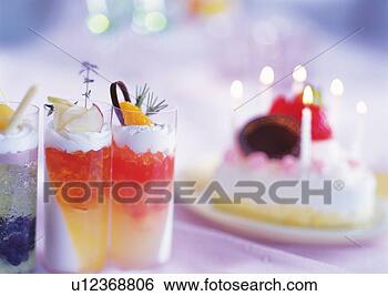 Banco de Imagem - aniversário,  
bolo,  geléia, 
 óculos. fotosearch 
- busca de fotos, 
imagens e clipart