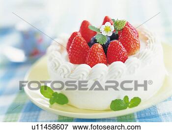 Foto - morango,  bolo, 
 chicoteado,  
creme. fotosearch 
- busca de fotos, 
imagens e clipart
