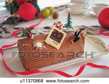Banco de Imagem - natal,   bolo, 
  rolado,   cima, 
  coberto,   chocolate, 
  creme. fotosearch 
- busca de fotos, 
imagens e clipart
