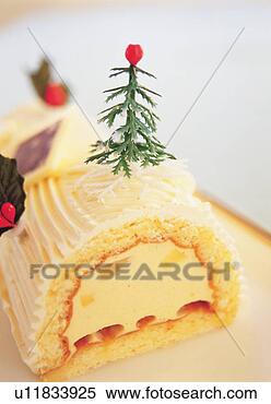 Banco de Imagem - natal,  bolo, 
 rolado,  cima, 
 coberto,  creme, 
 yolu,  registro. 
fotosearch - busca 
de fotos, imagens 
e clipart