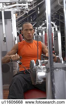 Banco de Imagem - homem,  exercitar, 
 ginásio. fotosearch 
- busca de fotos, 
imagens e clipart