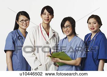 Banco de Imagem - retrato,  quatro, 
 femininas,  doutores, 
 ficar,  junto. 
fotosearch - busca 
de fotos, imagens 
e clipart