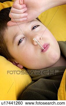 Arquivo de Fotografias - doente,  criança. 
fotosearch - busca 
de fotos, imagens 
e clipart
