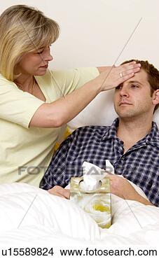 Banco de Imagem - doente,  homem. 
fotosearch - busca 
de fotos, imagens 
e clipart