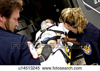 Banco de Imagem - emts,  carregando, 
 paciente,  ambulância. 
fotosearch - busca 
de fotos, imagens 
e clipart