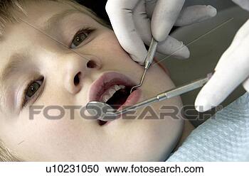 Arquivo de Fotografias - menino,  obtendo, 
 dental,  exame. 
fotosearch - busca 
de fotos, imagens 
e clipart
