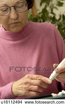 Banco de Imagem - mulher,  verificar, 
 sangue,  açúcar. 
fotosearch - busca 
de fotos, imagens 
e clipart