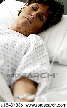 Banco de Imagem - paciente,  hospitalar, 
 cama. fotosearch 
- busca de fotos, 
imagens e clipart