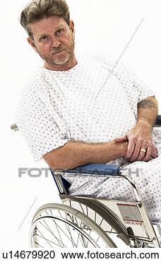 Arquivo de Fotografias - sênior,  homem, 
 cadeira rodas. 
fotosearch - busca 
de fotos, imagens 
e clipart