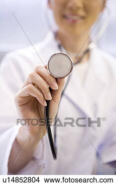 Banco de Imagem - femininas,  doutor, 
 examinando,  
paciente,  estetoscópio. 
fotosearch - busca 
de fotos, imagens 
e clipart
