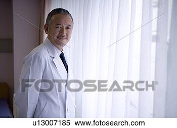 Banco de Imagem - retrato,  doutor. 
fotosearch - busca 
de fotos, imagens 
e clipart