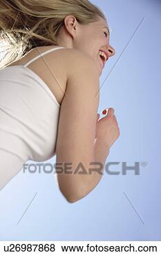 Banco de Imagem - jovem,   mulher, 
  longo,   loura, 
  cabelo,   executando, 
  praia. fotosearch 
- busca de fotos, 
imagens e clipart