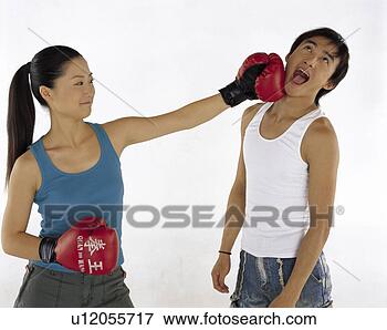 Foto - jovem,  mulher, 
 boxe,  jovem. 
fotosearch - busca 
de fotos, imagens 
e clipart