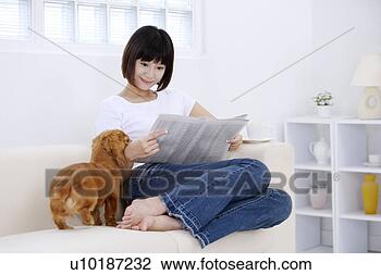 Banco de Imagem - femininas,  animais 
estimação,  um, 
 pessoa,  um, 
 jovem,  mulher, 
 só. fotosearch 
- busca de fotos, 
imagens e clipart