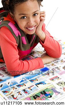 Banco de Imagem - africano,  americano, 
 menina,  leitura, 
 jornal. fotosearch 
- busca de fotos, 
imagens e clipart