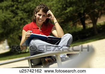 Banco de Imagem - menina,  estudar. 
fotosearch - busca 
de fotos, imagens 
e clipart