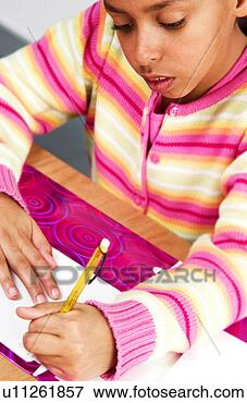 Foto - africano,  americano, 
 menina,  dever 
casa. fotosearch 
- busca de fotos, 
imagens e clipart
