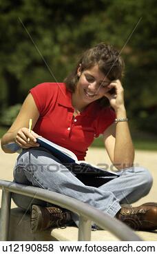 Banco de Imagem - menina,  estudar. 
fotosearch - busca 
de fotos, imagens 
e clipart