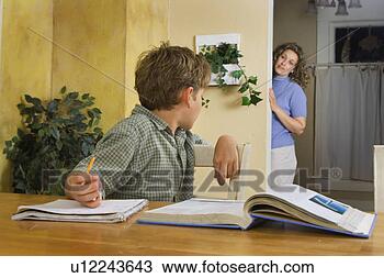 Banco de Imagem - menino,  dever 
casa. fotosearch 
- busca de fotos, 
imagens e clipart