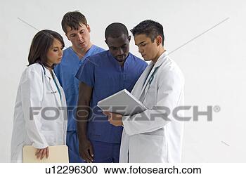 Arquivo de Fotografias - retrato,  doutores. 
fotosearch - busca 
de fotos, imagens 
e clipart