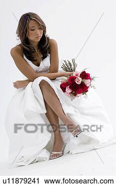Arquivo de Fotografia - noiva,  buquês. 
fotosearch - busca 
de fotos, imagens 
e clipart