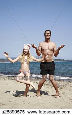 Banco de Imagem - pai,  filha,  
praia. fotosearch 
- busca de fotos, 
imagens e clipart
