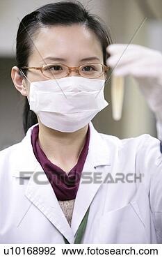 Banco de Imagem - cientista,  técnico, 
 adultos,  só. 
fotosearch - busca 
de fotos, imagens 
e clipart