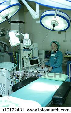 Arquivo de Fotografia - cuidados de saúde, 
 medicina,  médico, 
 um,  pessoa, 
 jovem. fotosearch 
- busca de fotos, 
imagens e clipart